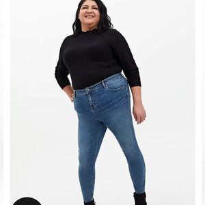 NEW Torrid Midfit Skinny Jeans